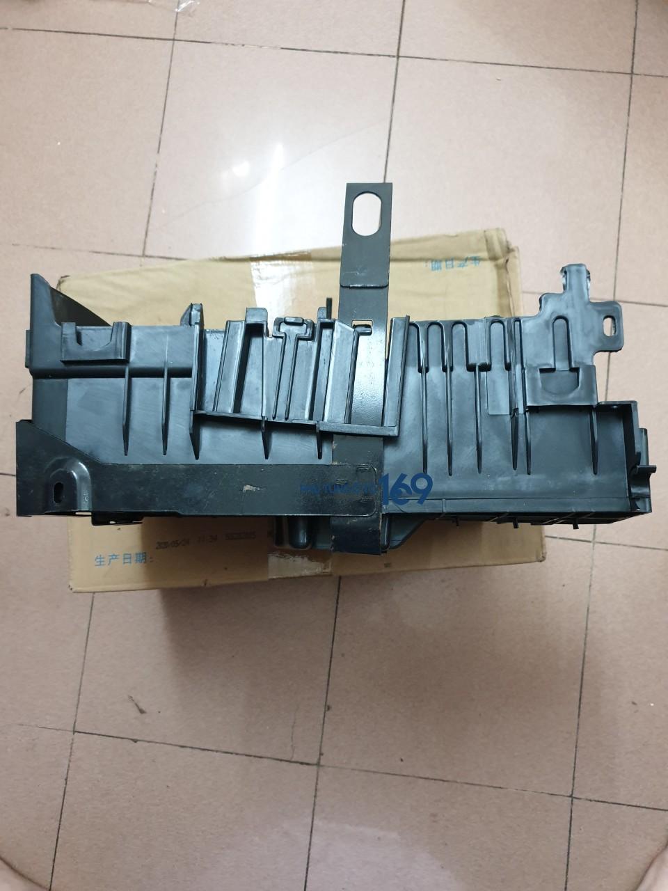 Giá đỡ bình ắc quy Lacetti CDX Giá đỡ bình ắc quy Lacetti CDX