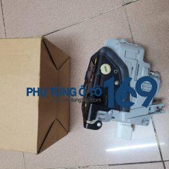 Khóa ngậm cửa sau lái Passat