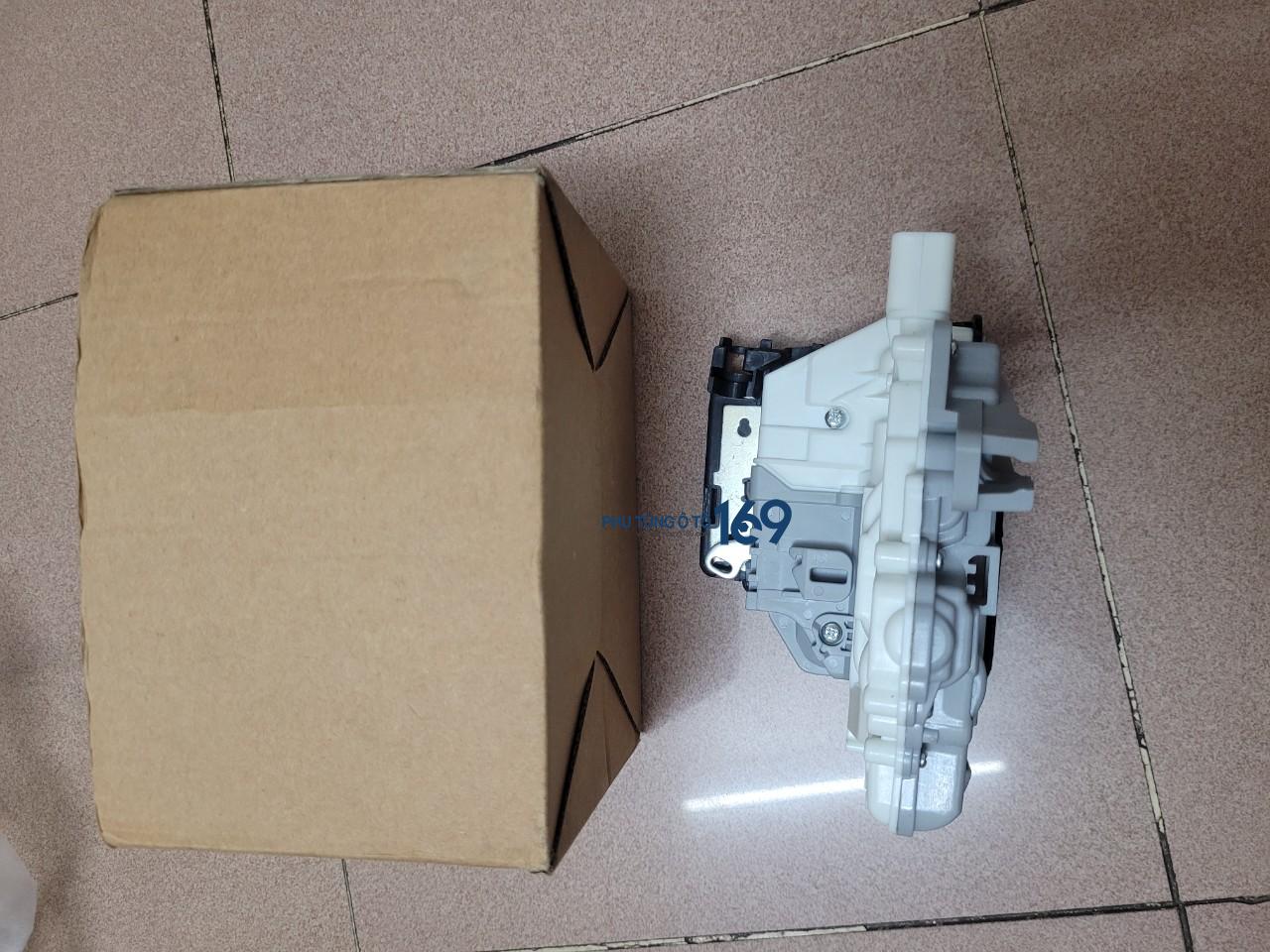 Khóa ngậm cửa sau lái Passat Khóa ngậm cửa sau lái Passat