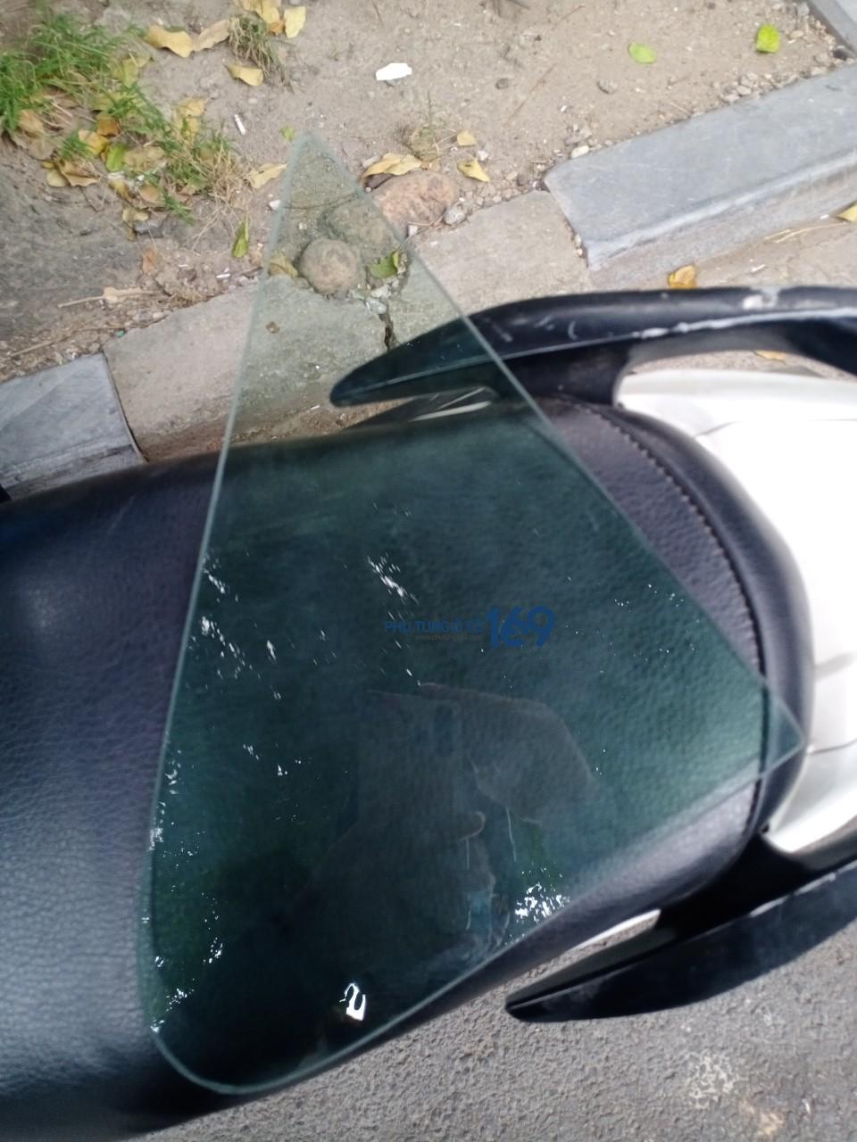 Kính tam giác Fortuner Kính tam giác Fortuner