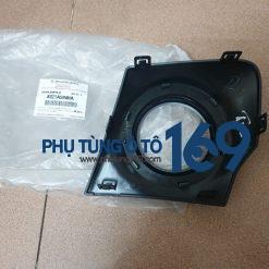 Ốp đèn gầm phải Triton