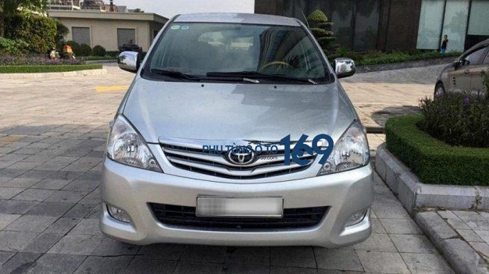 Toyota Innova 2010