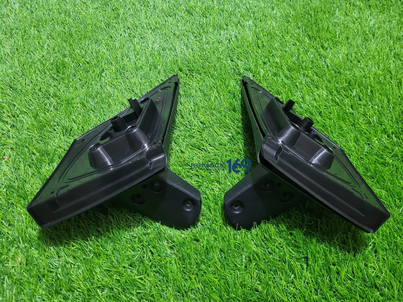 Chân gương trái Altis Chân gương trái Altis