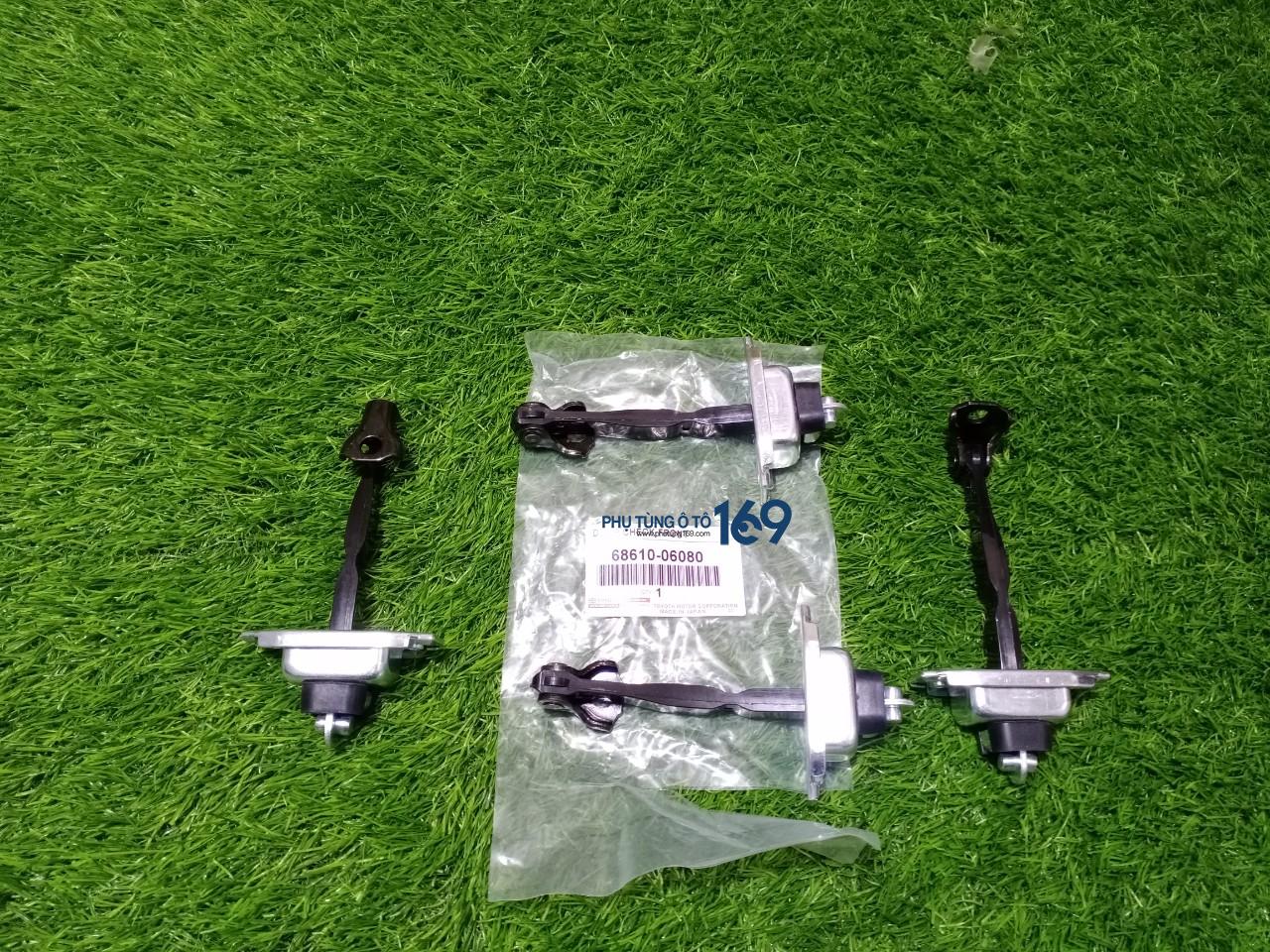 Chốt hãm cánh cửa Altis Chốt hãm cánh cửa Altis