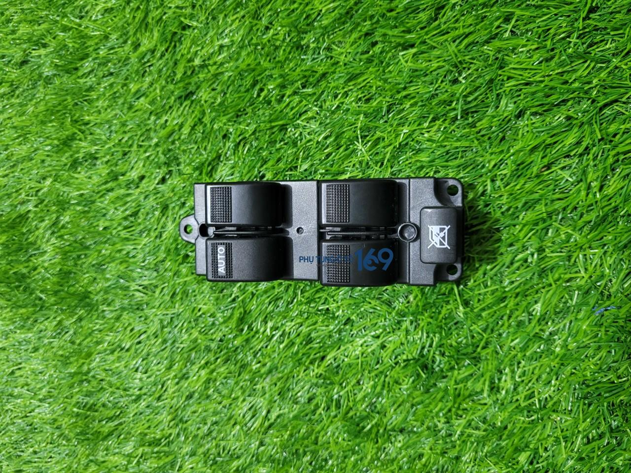 Công tắc lên kính tổng Bt50 Công tắc lên kính tổng Bt50