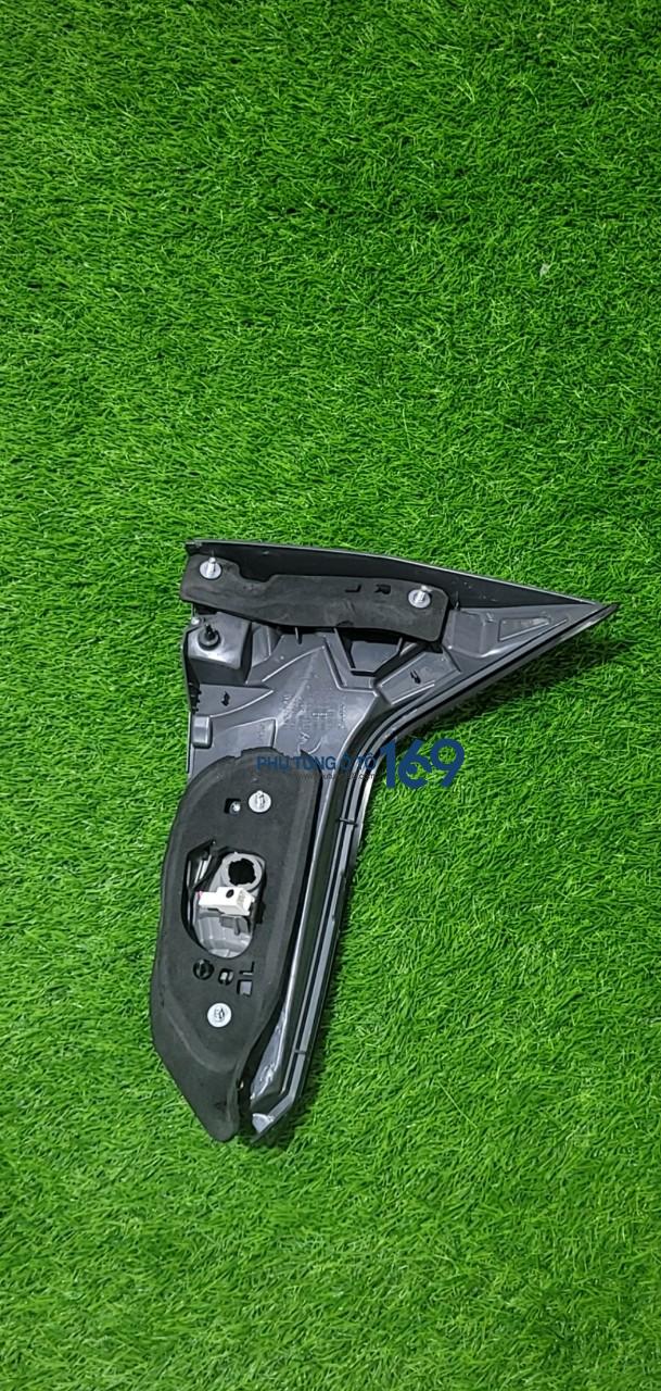 Đèn hậu miếng trong Honda HRVa Đèn hậu miếng trong Honda HRV