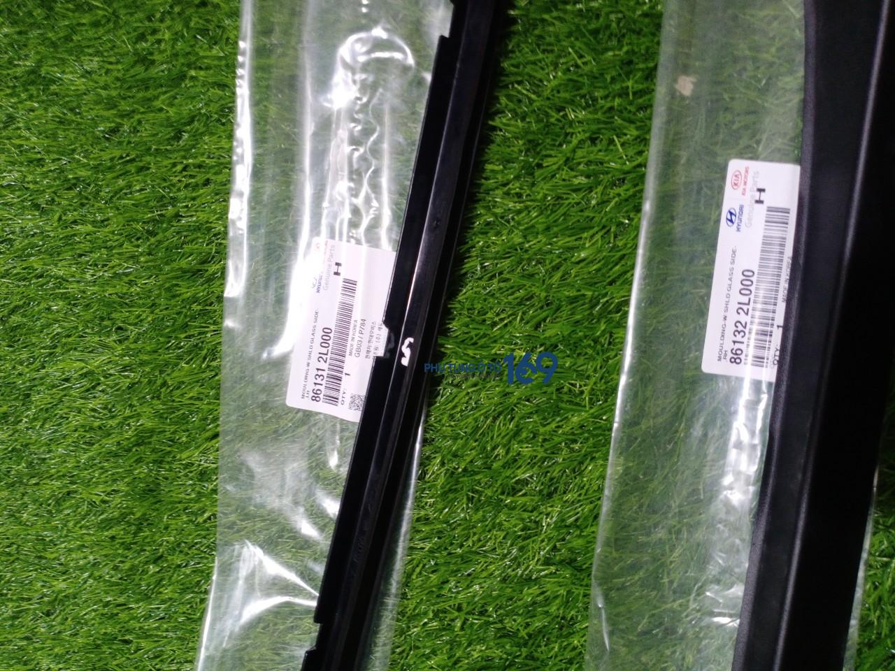 Ốp góc kính chắn gió I30 Ốp góc kính chắn gió I30