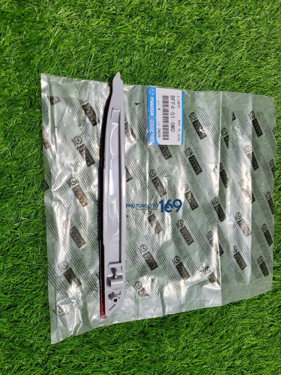 Phản quang sau phải Mazda 3s Phản quang sau phải Mazda 3s