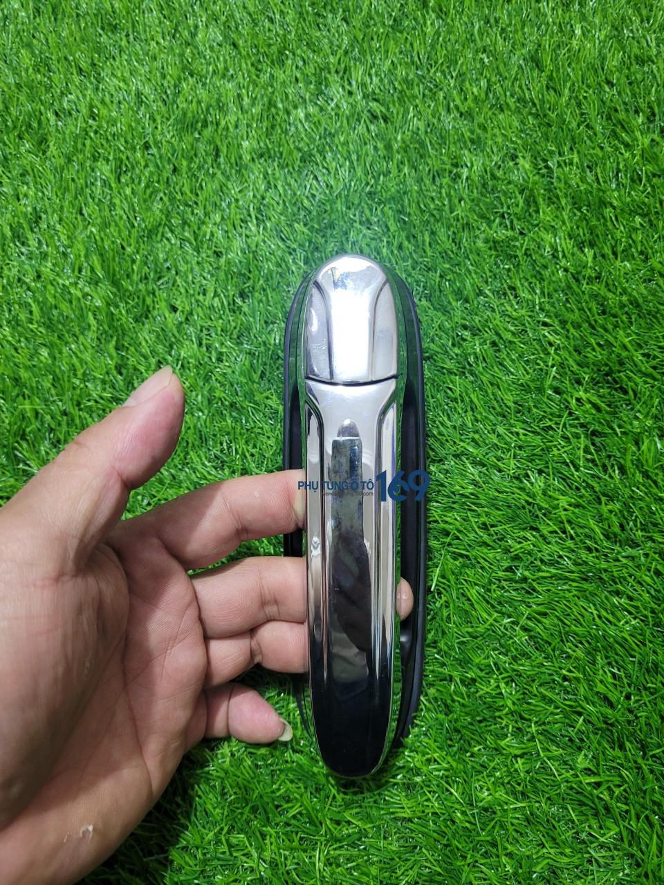 Tay mở cửa thùng sau Dmax Tay mở cửa thùng sau Dmax