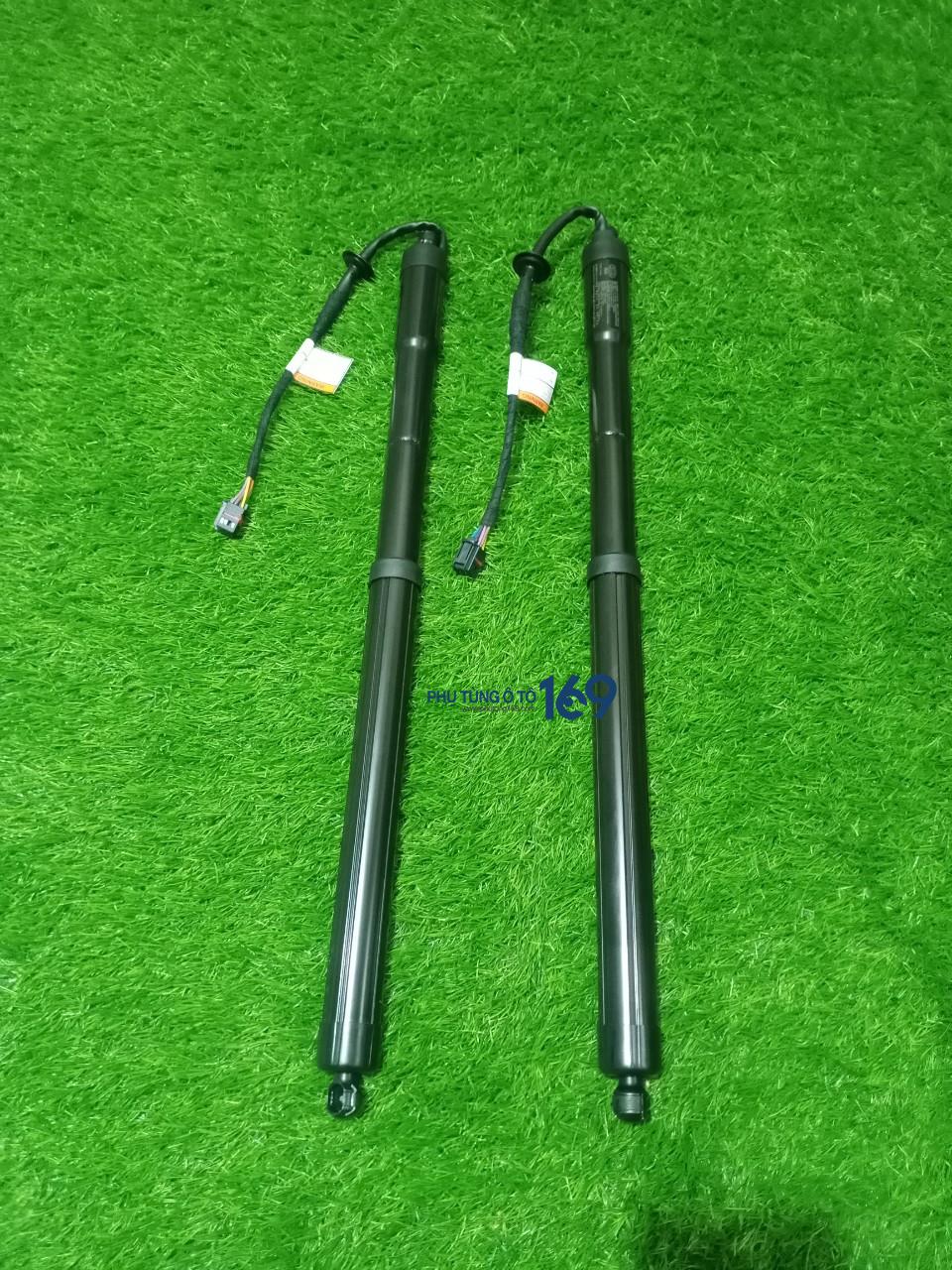 Ty chống cốp hậu phải Sedona Ty chống cốp hậu phải Sedona