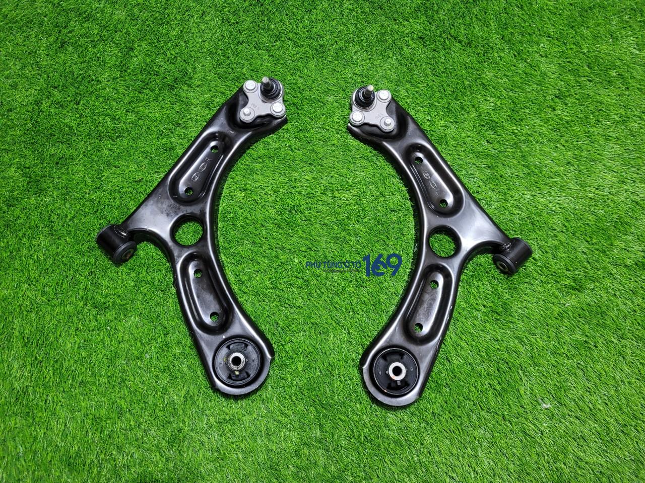 Càng A phải Cerato Càng A phải Cerato