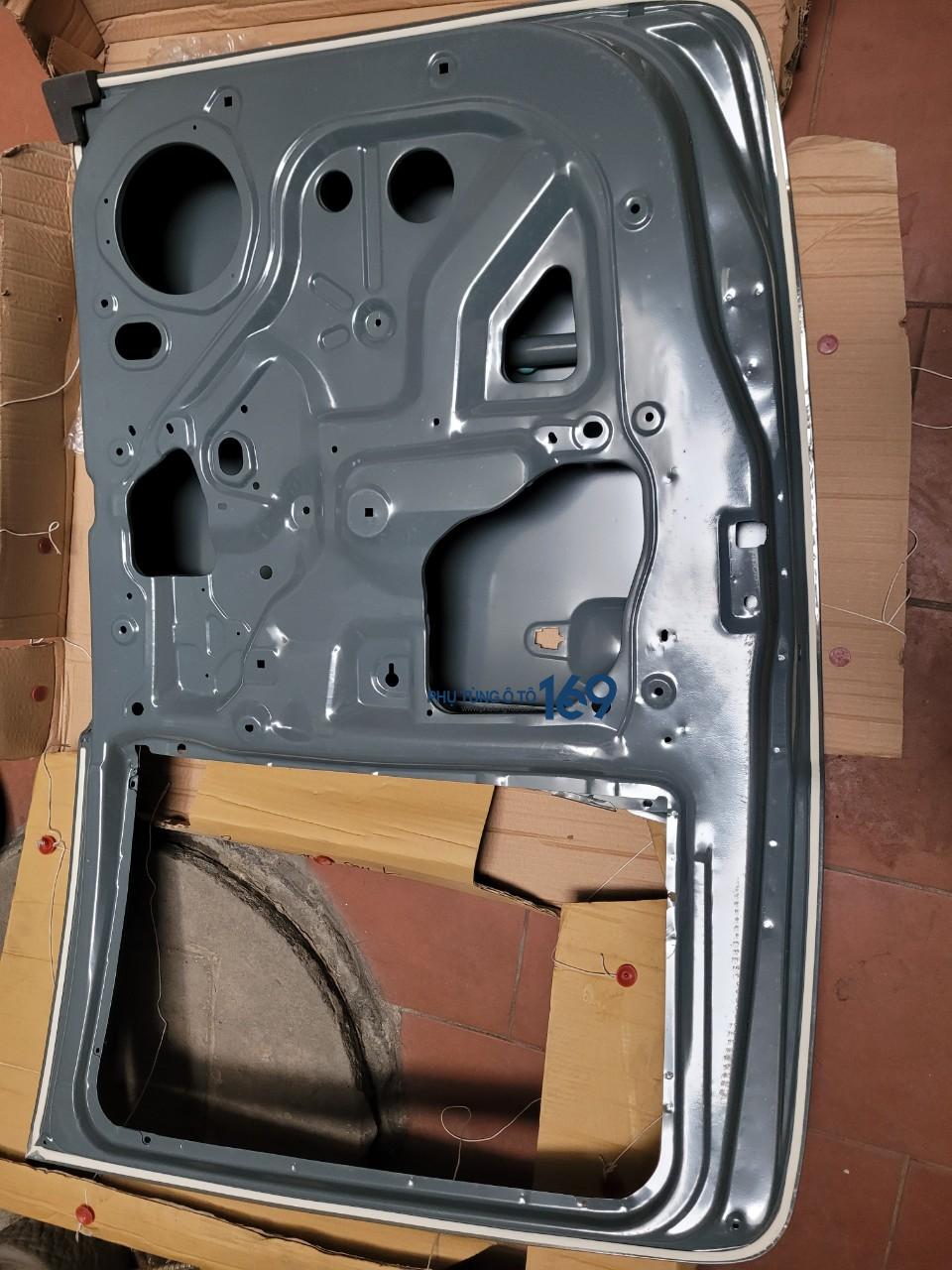 Cánh cửa sau lái Rangera Cánh cửa sau lái Ranger