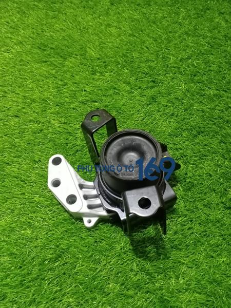 Chân máy phải Ertiga Chân máy phải Ertiga