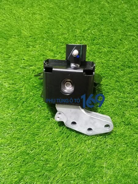 Chân máy phải Ertiga Chân máy phải Ertiga