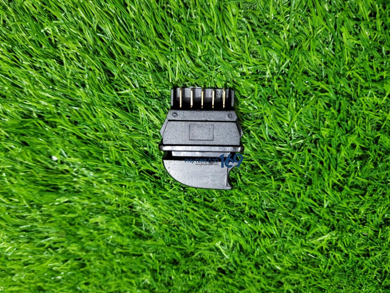 Công tắc lên kính Fairy 7 chỗ Công tắc lên kính Fairy 7 chỗ