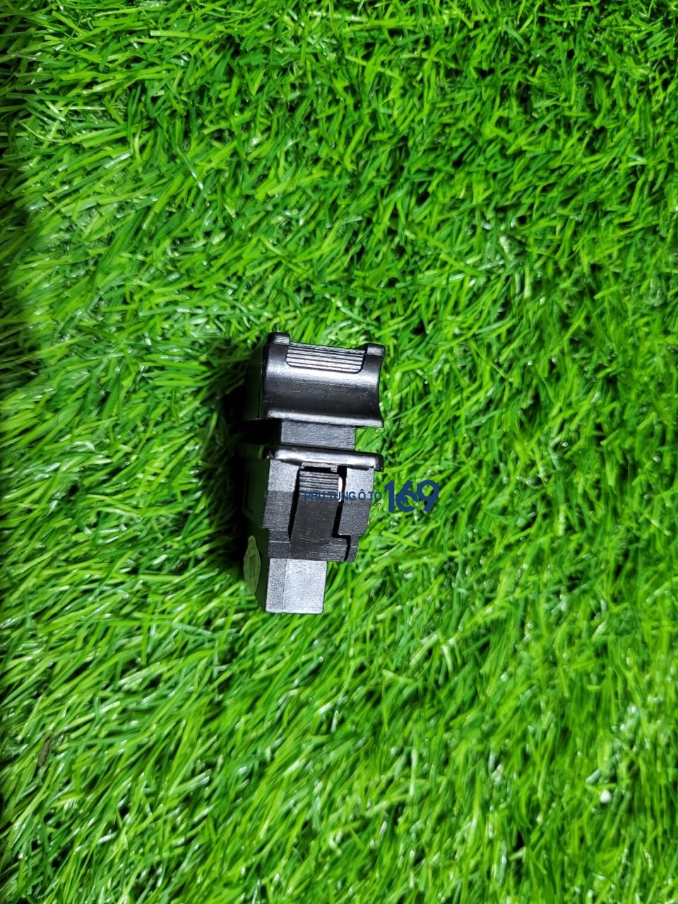 Công tắc lên kính Fairy 7 chỗ Công tắc lên kính Fairy 7 chỗ