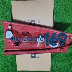 Đèn hậu phải Premacy