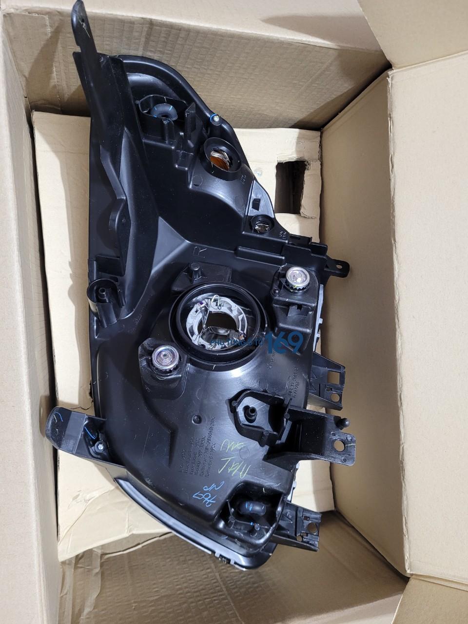 Đèn pha phải Everest Đèn pha phải Everest