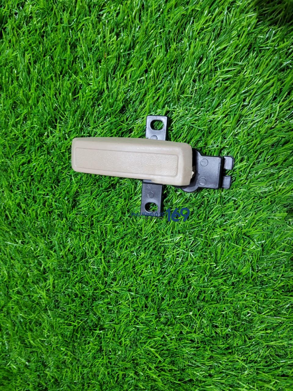 Tay mở cửa trong Fairy 7 chỗ Tay mở cửa trong Fairy 7 chỗ