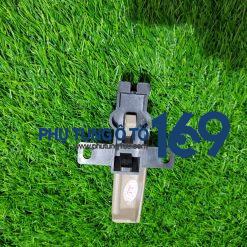 Tay mở cửa trong Fairy 7 chỗ