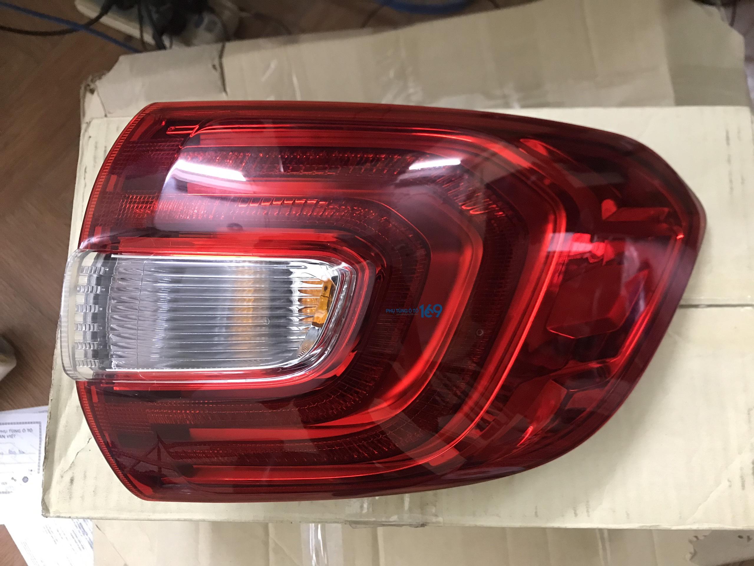 Đèn hậu ngoài lái Everest Đèn hậu ngoài lái Everest