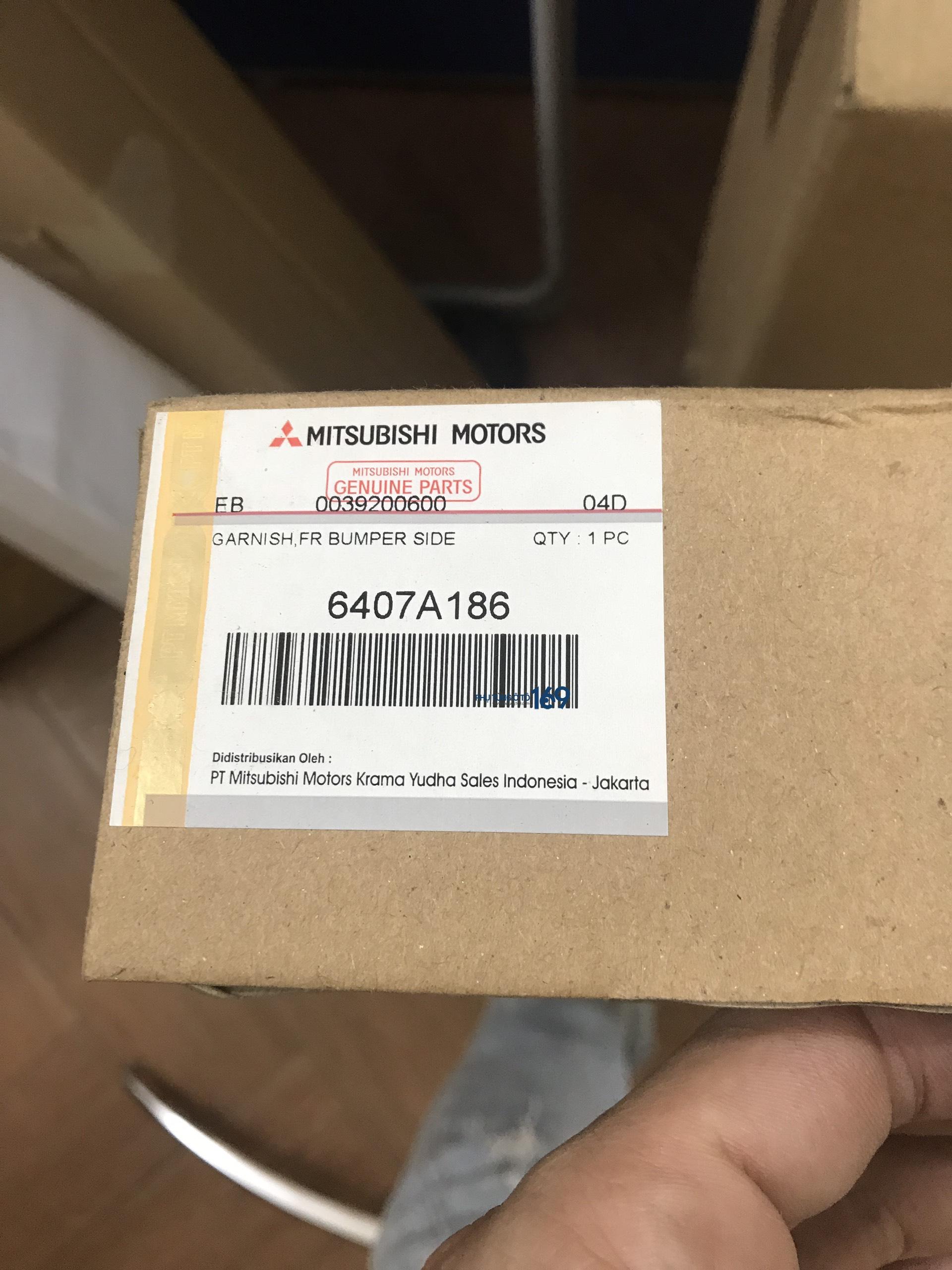 Nẹp mạ cản trước phía trên Xpander Nẹp mạ cản trước phía trên Xpander