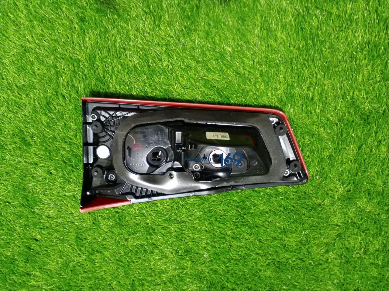 Đèn hậu trong phải Innova Đèn hậu trong phải Innova