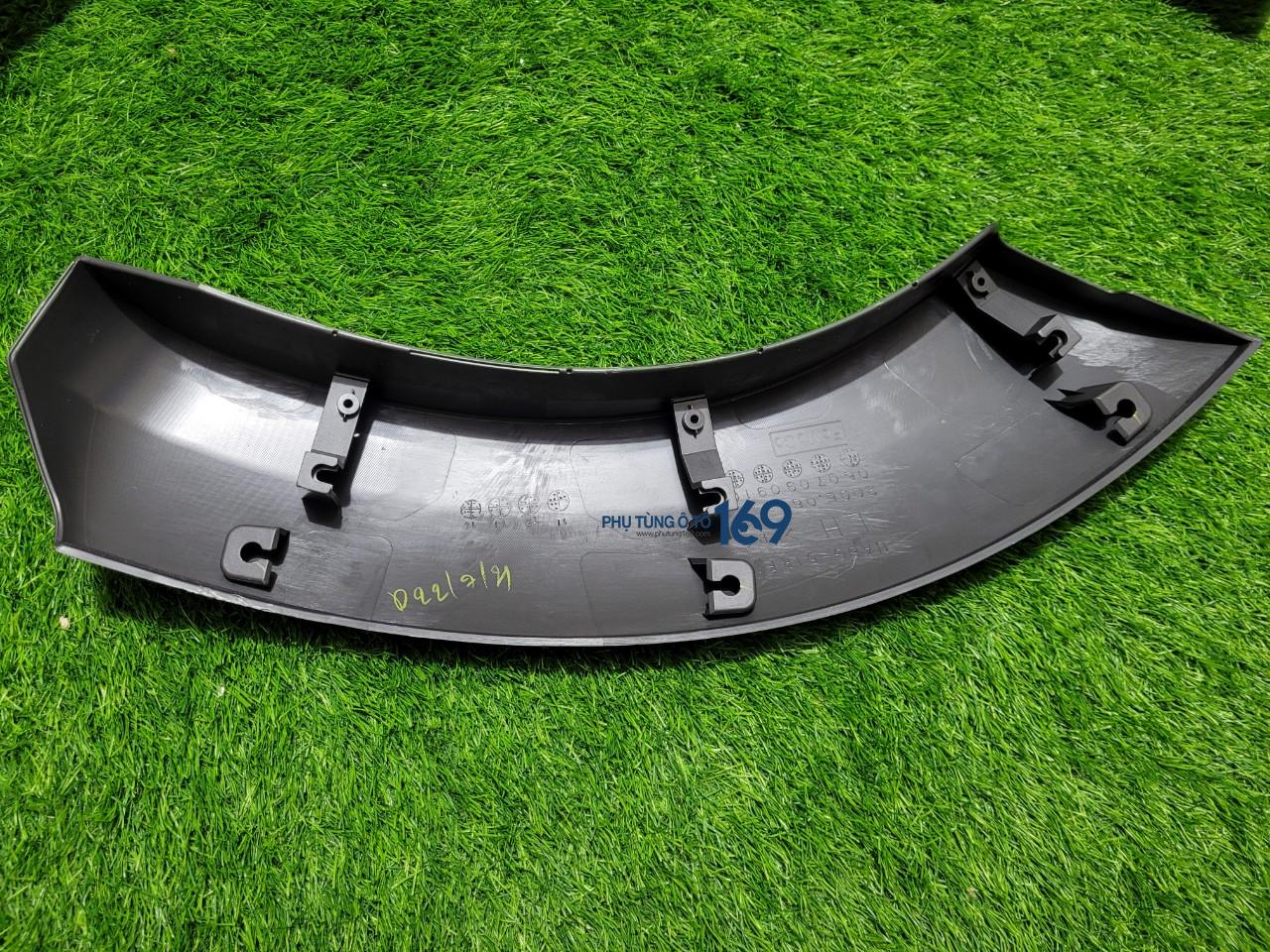 Ốp phồng cửa xe Everest Ốp phồng cửa xe Everest