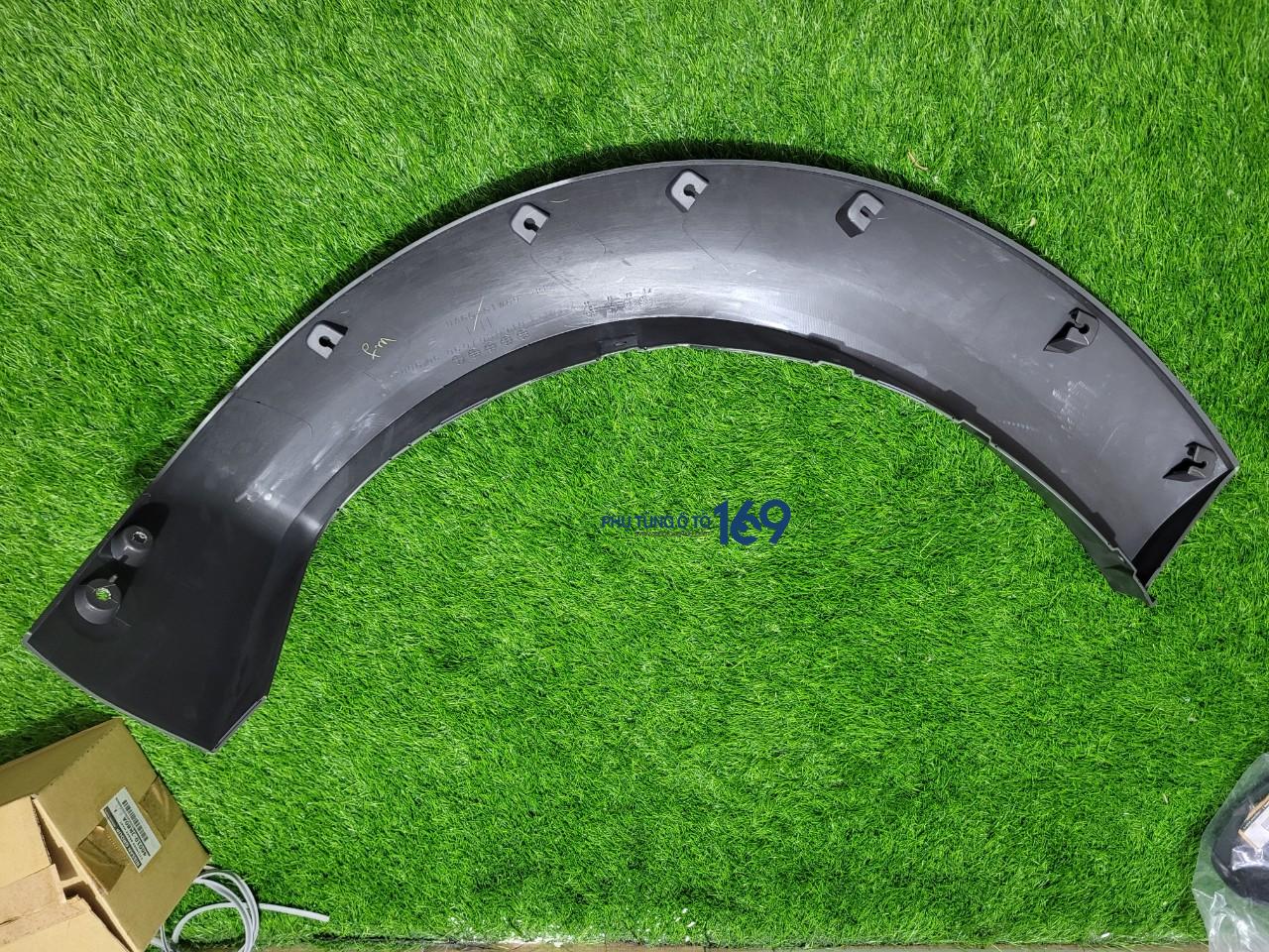 Ốp phồng hông xe Everest Ốp phồng hông xe Everest