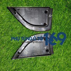 Ốp tam giác ngoài phải Gentra