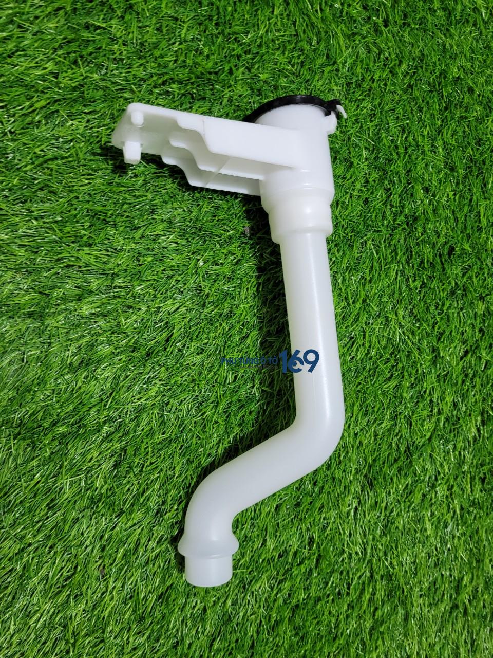 Cổ bình nước rửa kính Fortunera Cổ bình nước rửa kính Fortuner