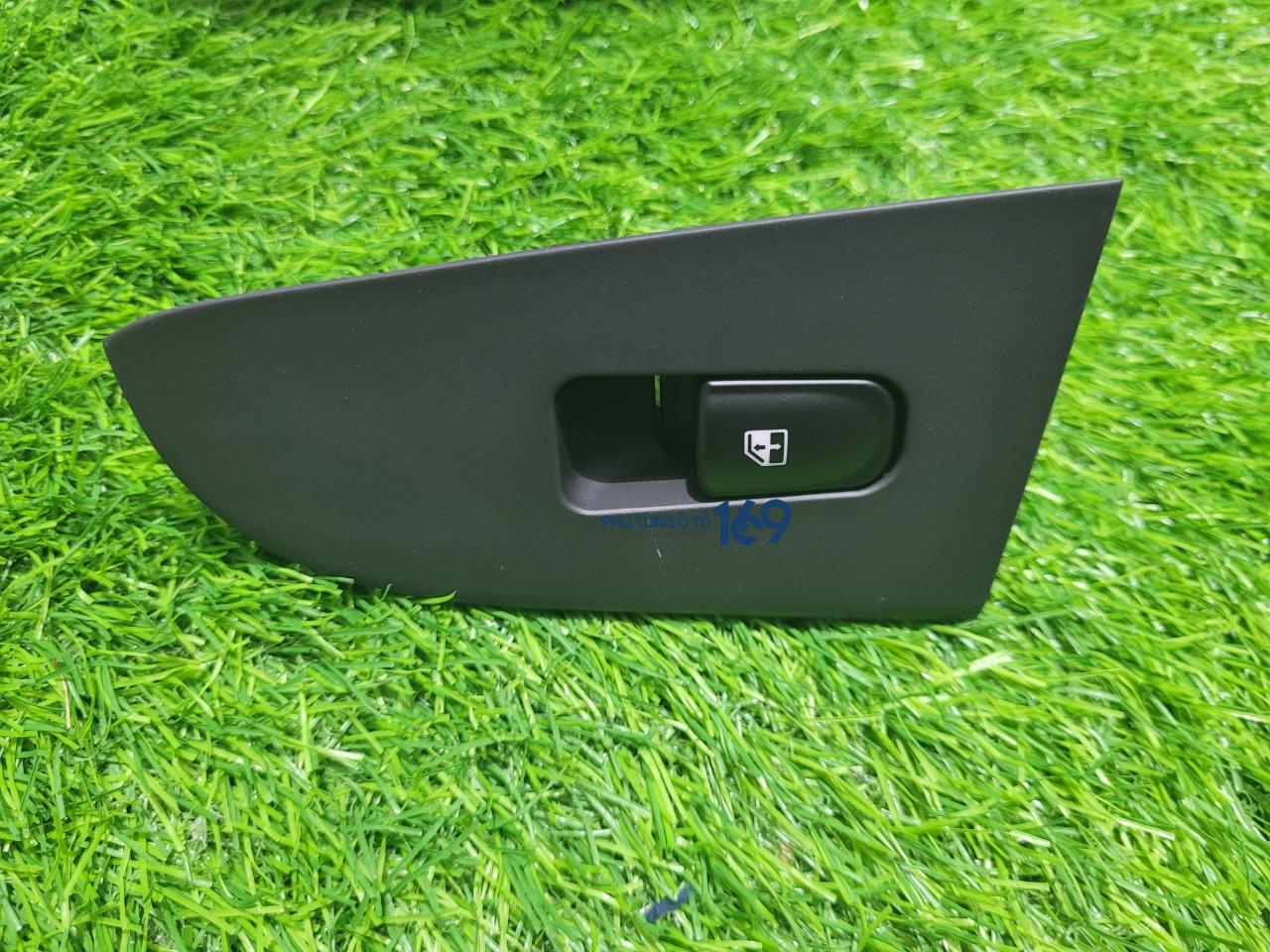 Công tắc lên kính phải Elantra Công tắc lên kính phải Elantra