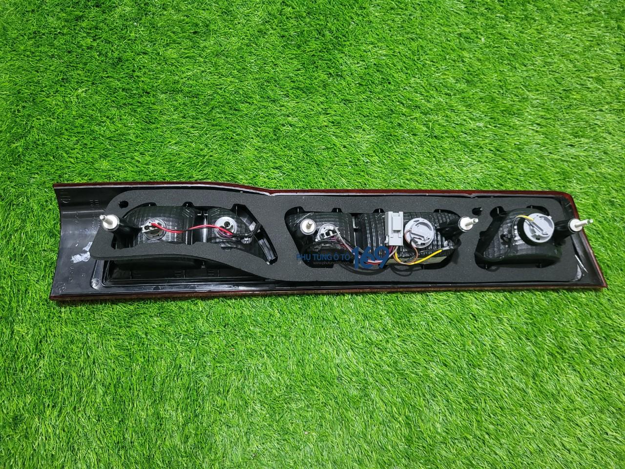 Đèn hậu lái Transit Đèn hậu lái Transit