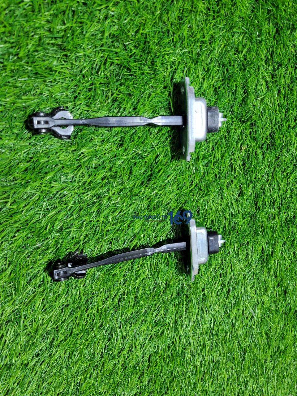 Hạn chế cánh cửa Camry 3.5 Hạn chế cánh cửa Camry 3.5