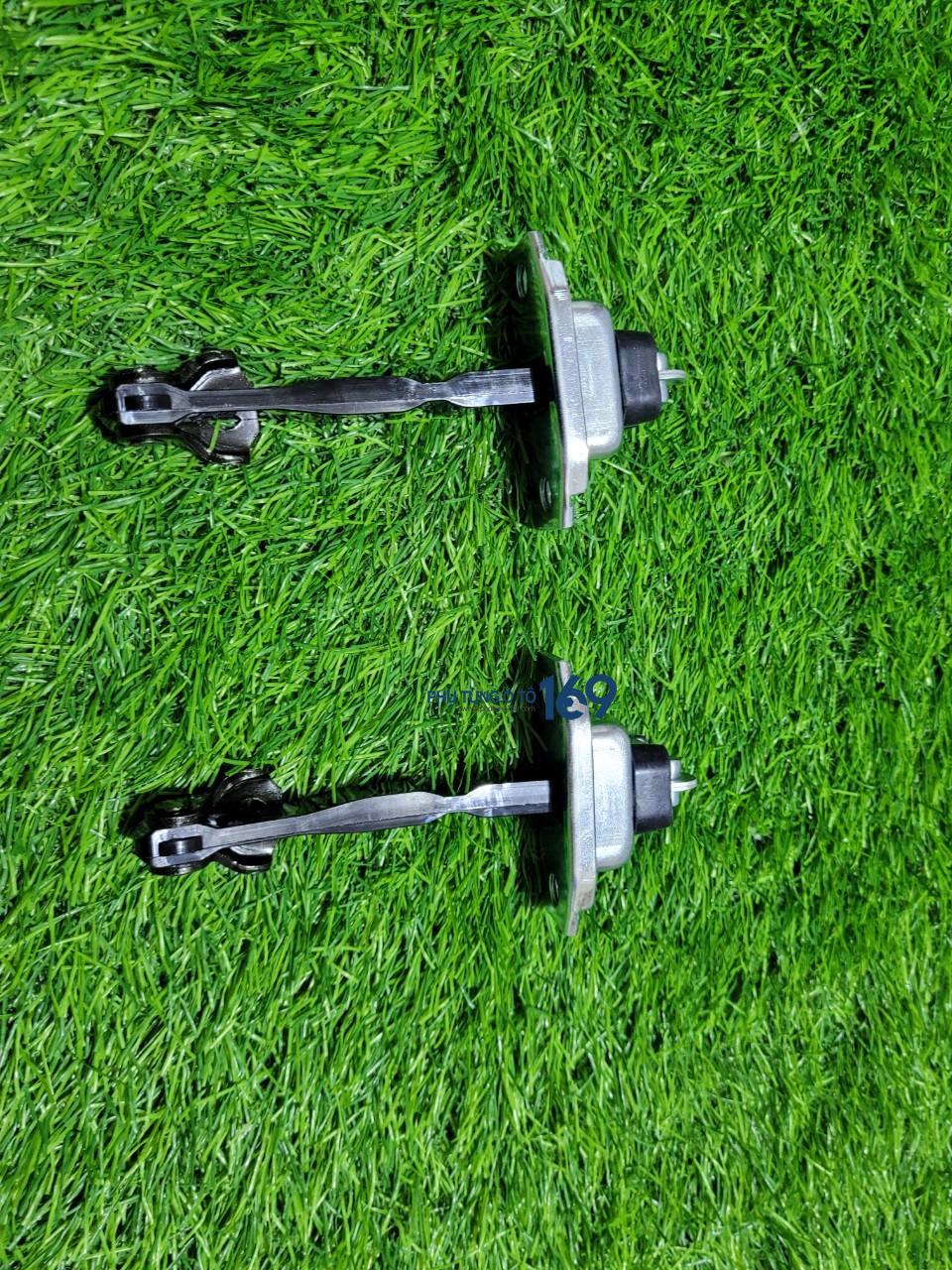 Hạn chế cánh cửa Camry 3.5 Hạn chế cánh cửa Camry 3.5