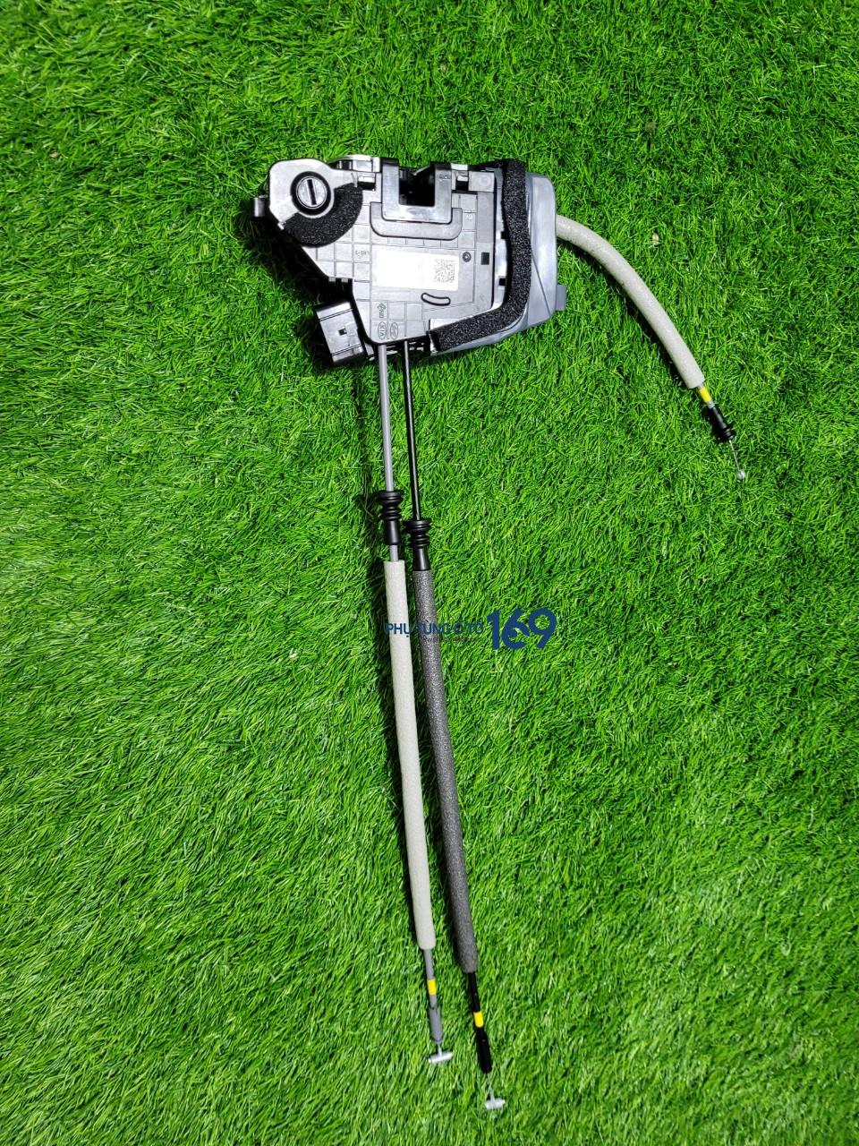 Khóa ngậm cửa sau phụ Elantra Khóa ngậm cửa sau phụ Elantra