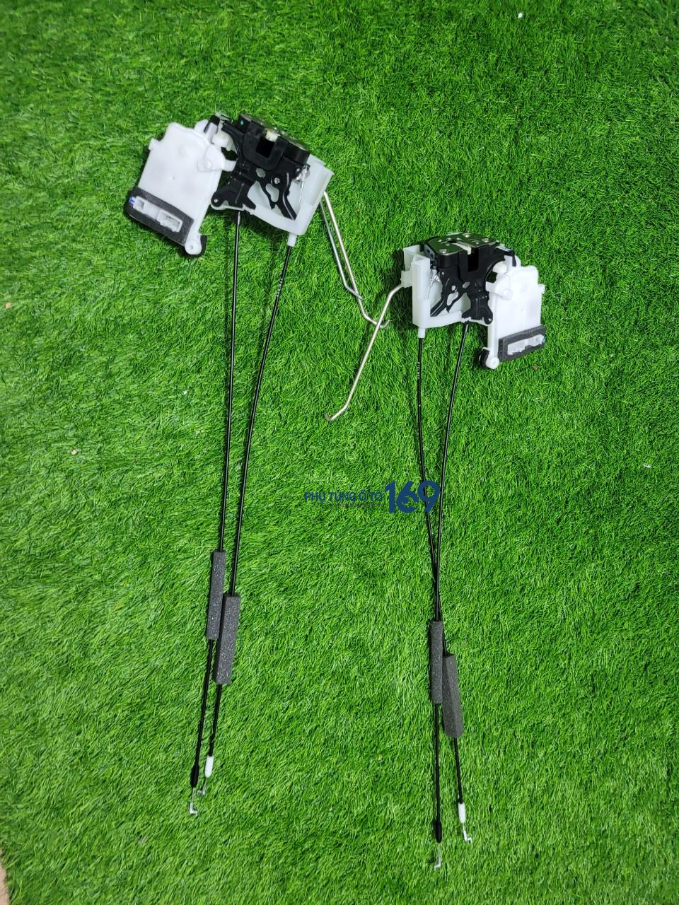 Khóa ngậm cửa sau trái Everest Khóa ngậm cửa sau trái Everest