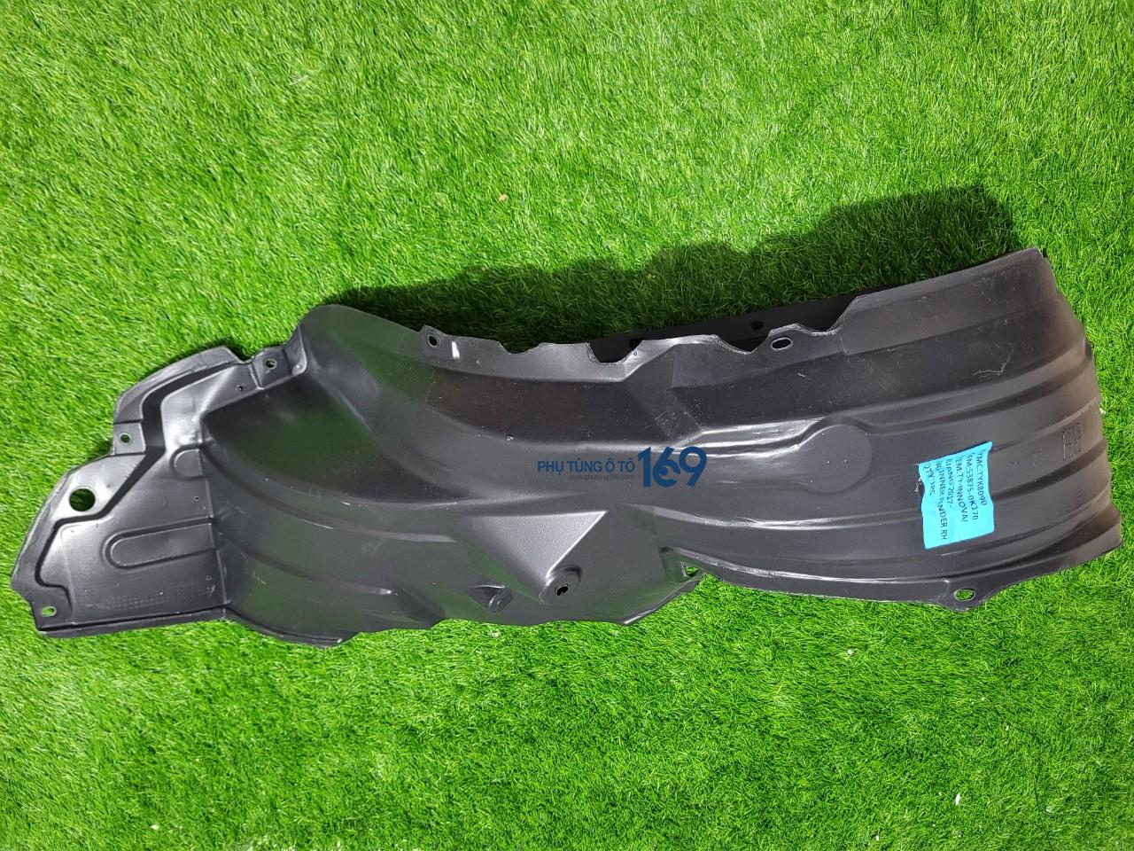 Lòng dè trước trái Innova Lòng dè trước trái Innova