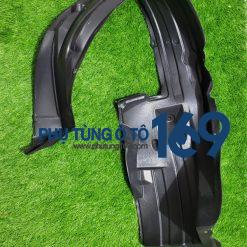 Lòng dè trước trái Innova