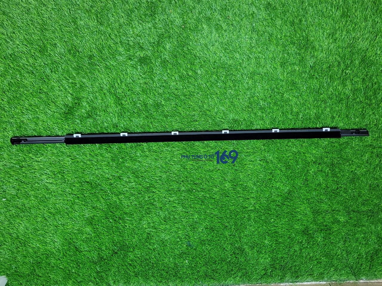 Nẹp chân kính cánh cửa Accent Nẹp chân kính cánh cửa Accent