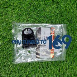 Núm tay mở ngoài Focus