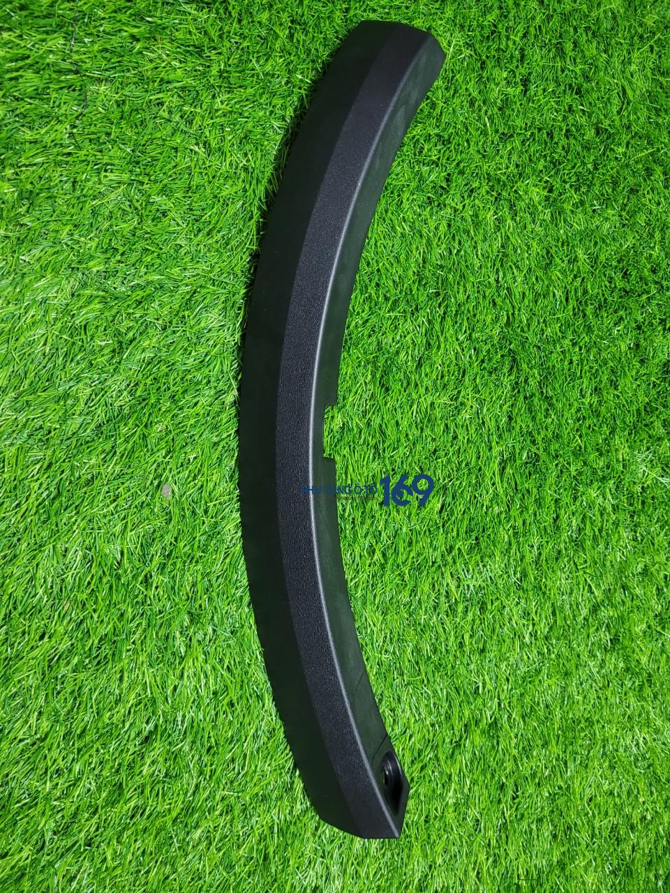 Ốp cạnh cản trước phụ Fortuner Ốp cạnh cản trước phụ Fortuner