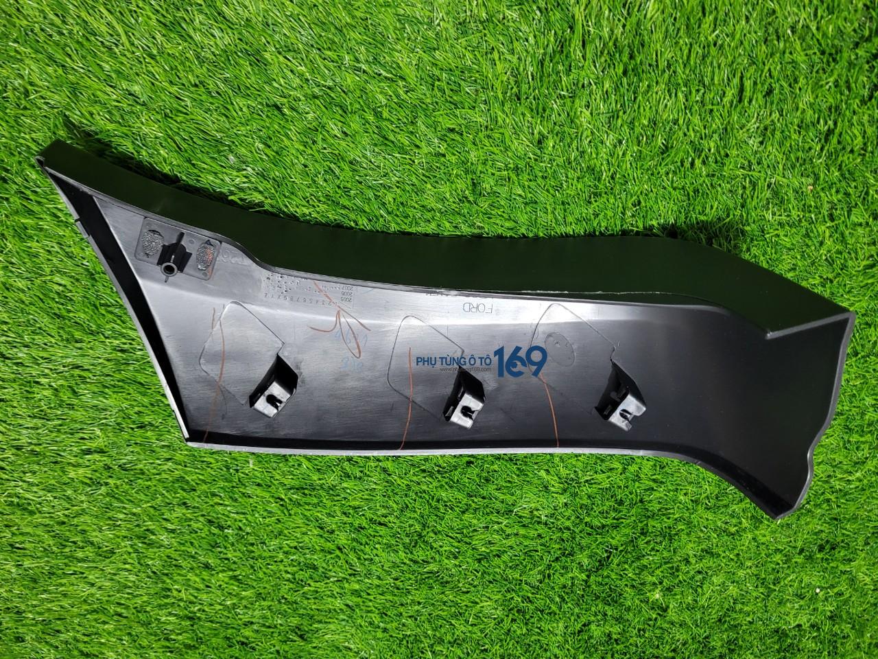 Ốp phồng cản trước phụ Everest Ốp phồng cản trước phụ Everest