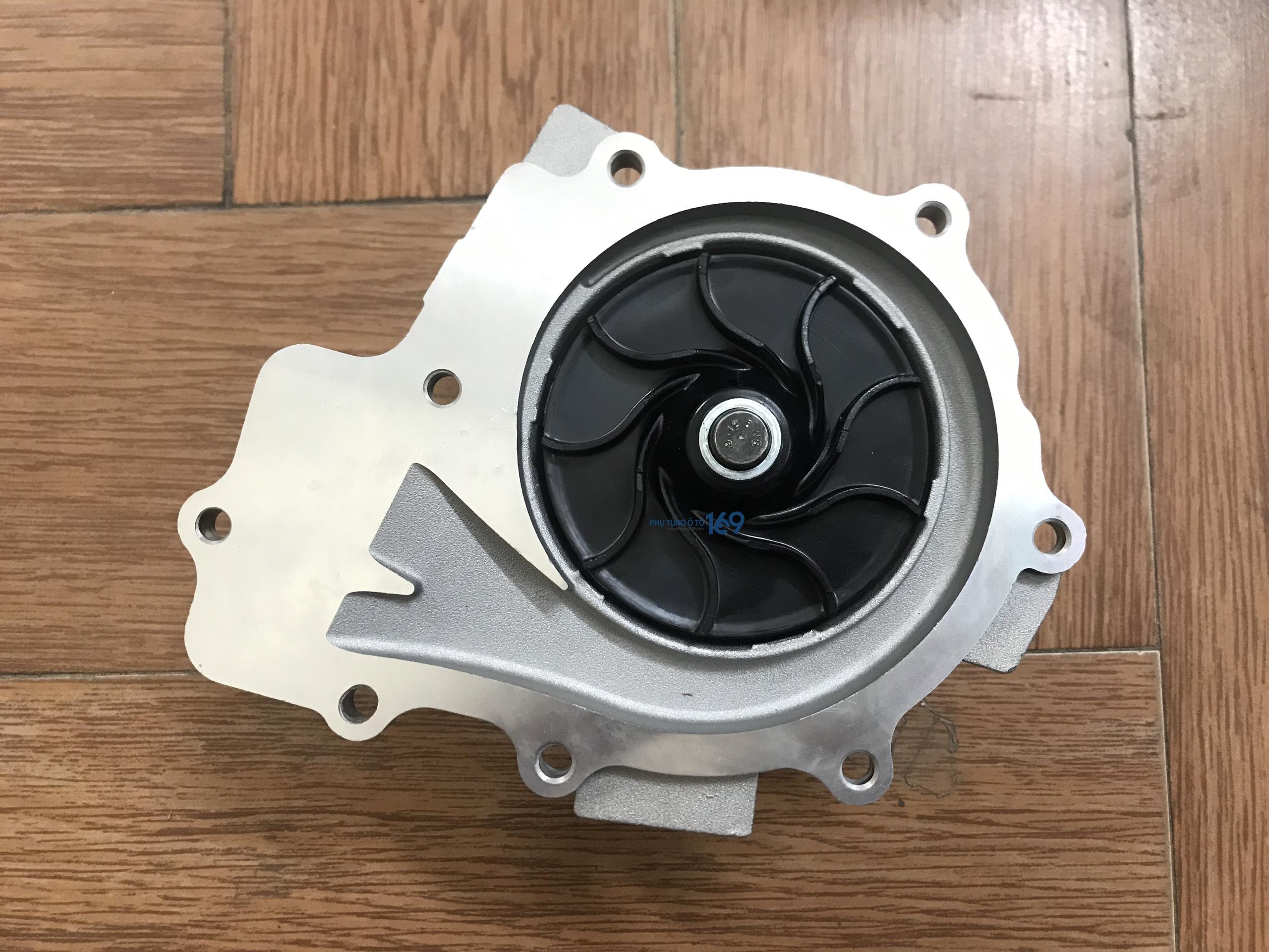 Bơm nước động cơ Mercedes Vito Bơm nước động cơ Mercedes Vito