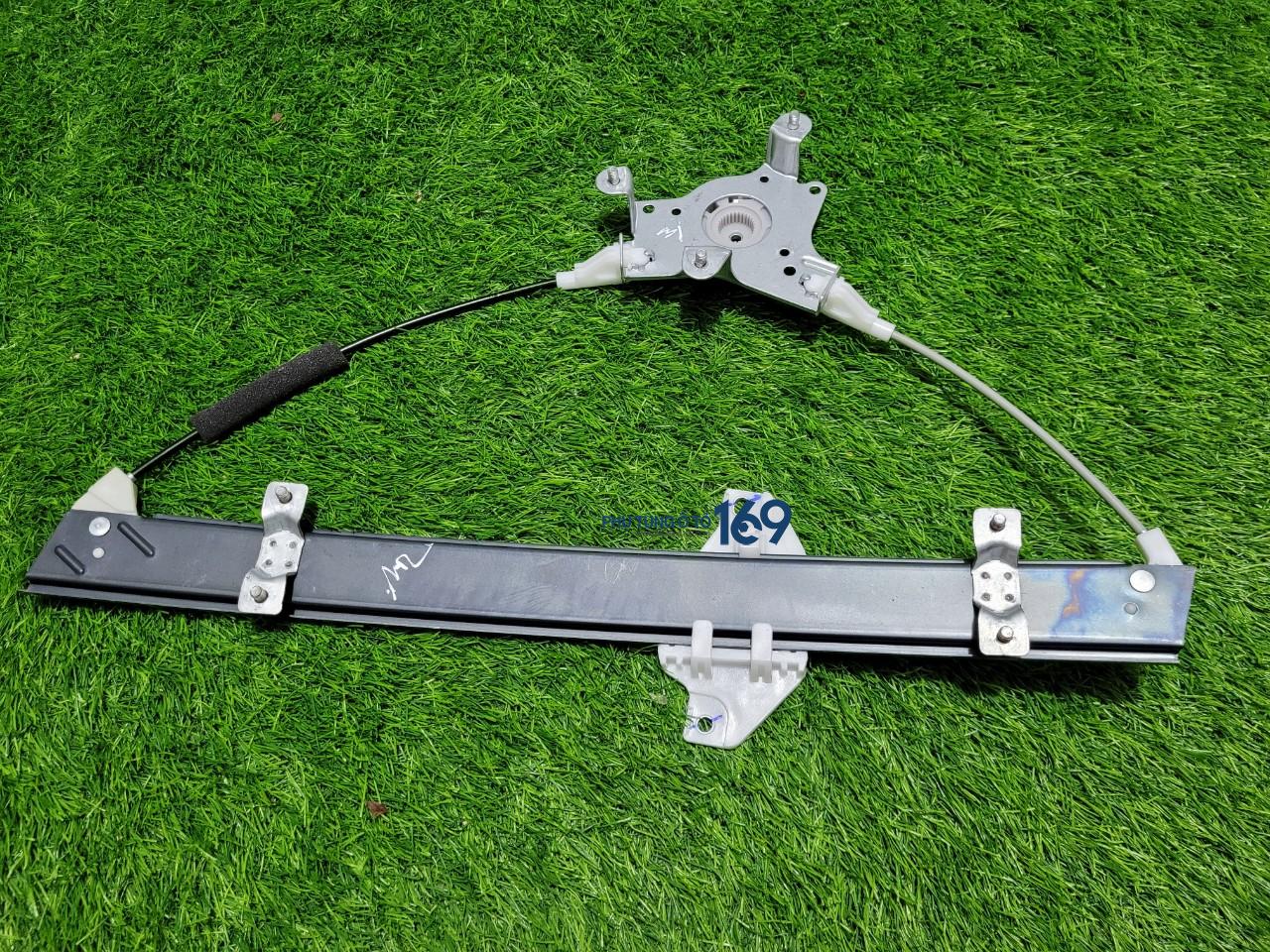 Compa lên kính trước lái Lanos Compa lên kính trước lái Lanos