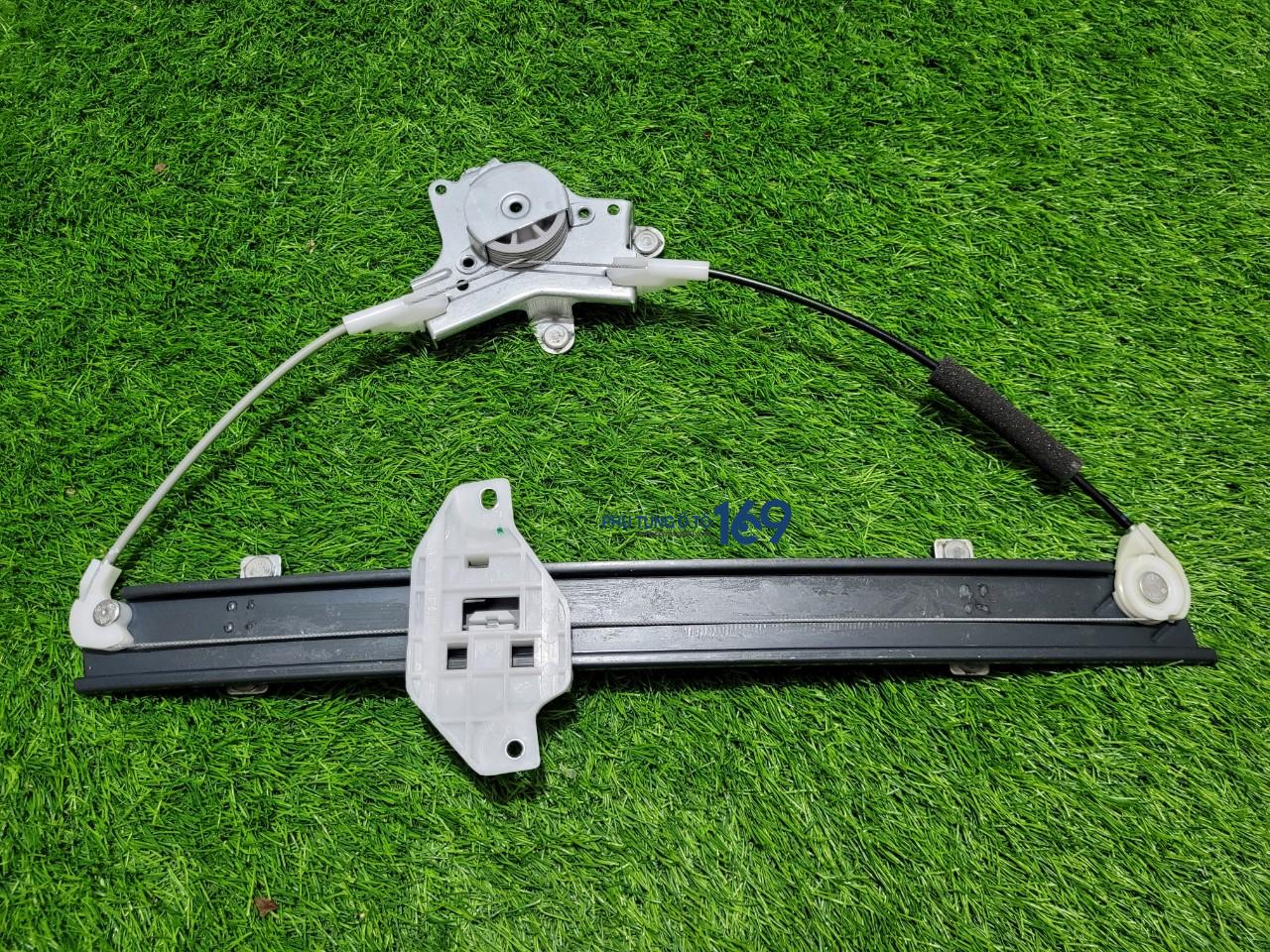 Compa lên kính trước lái Lanos Compa lên kính trước lái Lanos