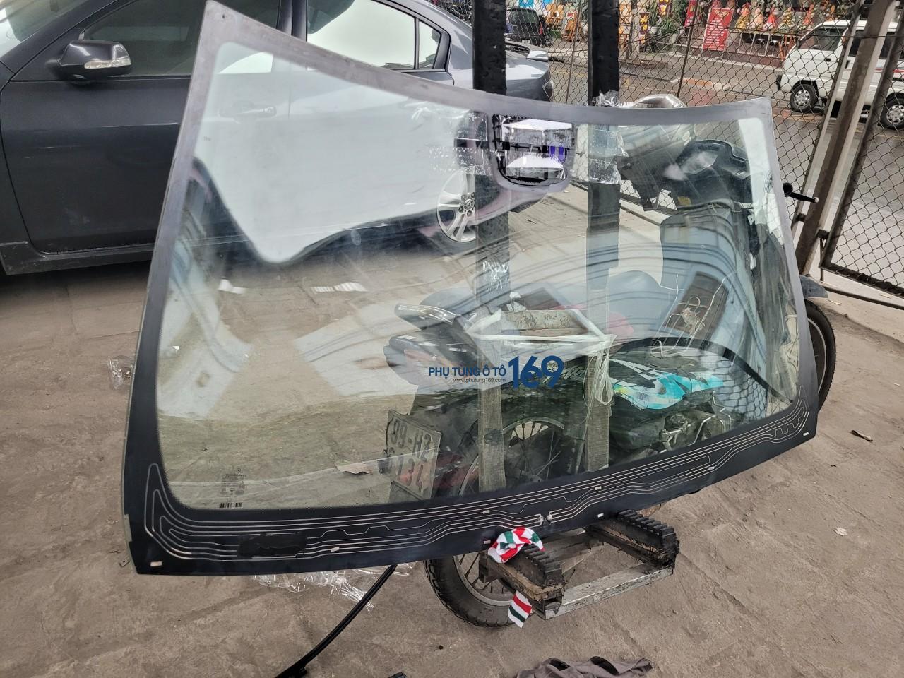 Kính chắn gió Mercedes E250 Kính chắn gió Mercedes E250