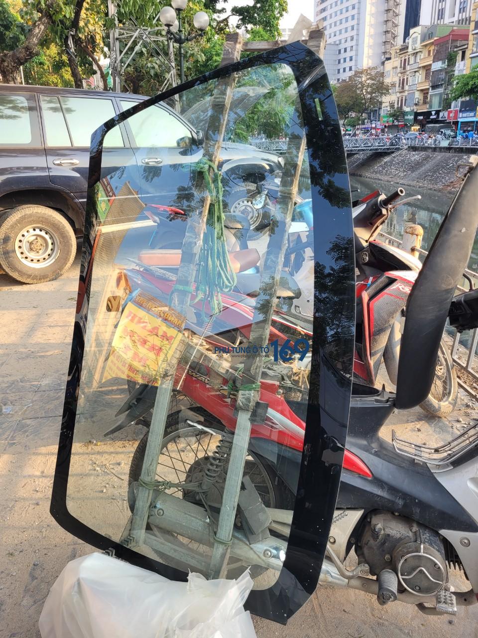 Kính chắn gió Triton Kính chắn gió Triton