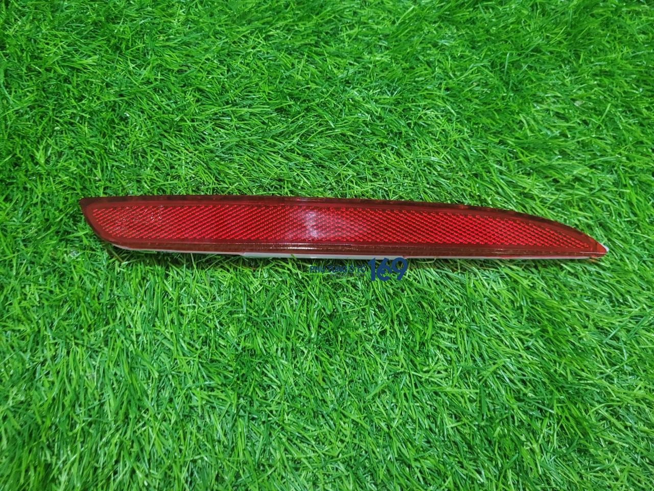 Đèn phản quang sau Mazda 3s Đèn phản quang sau Mazda 3s