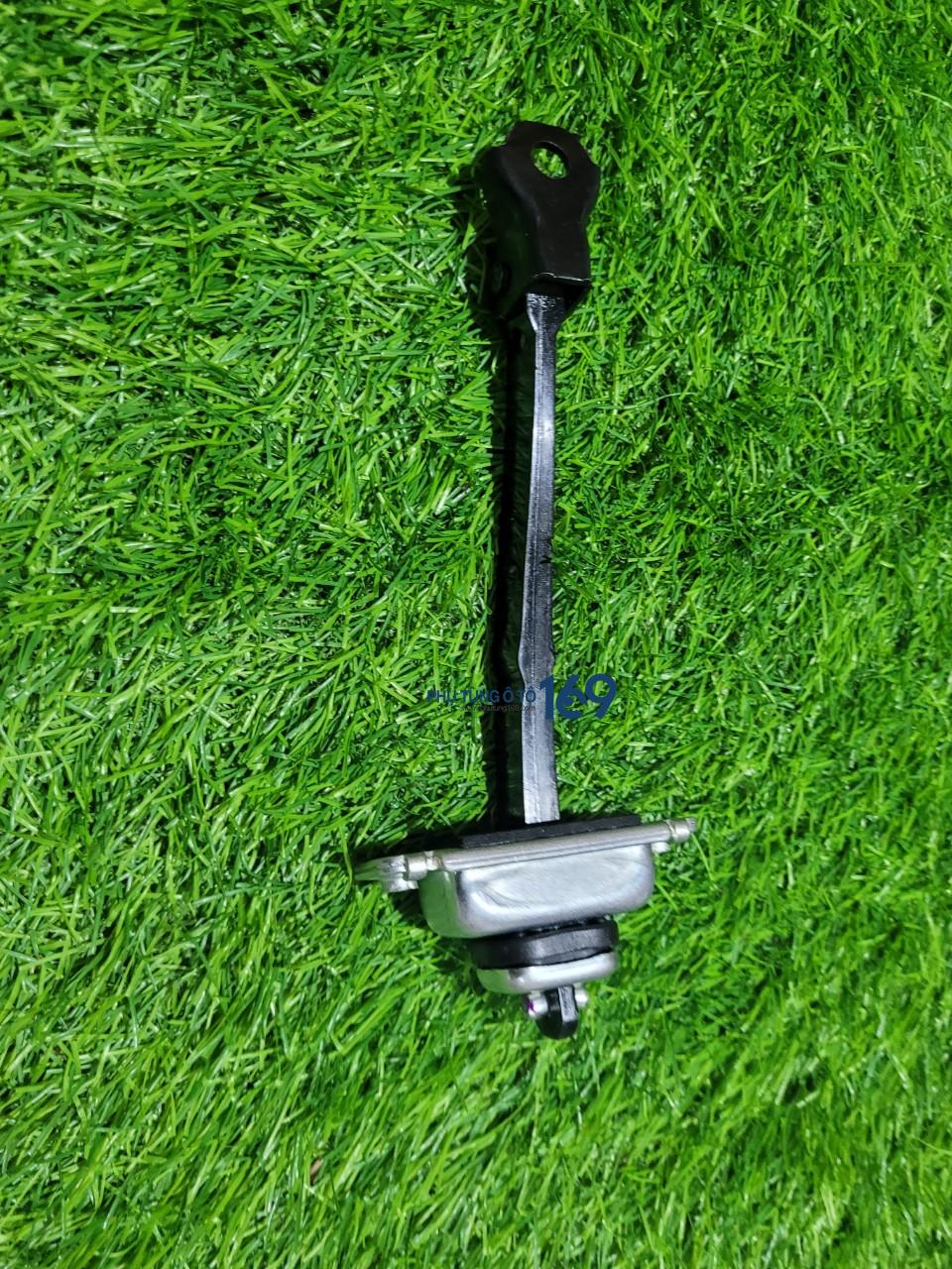 Hạn chế cánh cửa trước phụ Captiva Hạn chế cánh cửa trước phụ Captiva